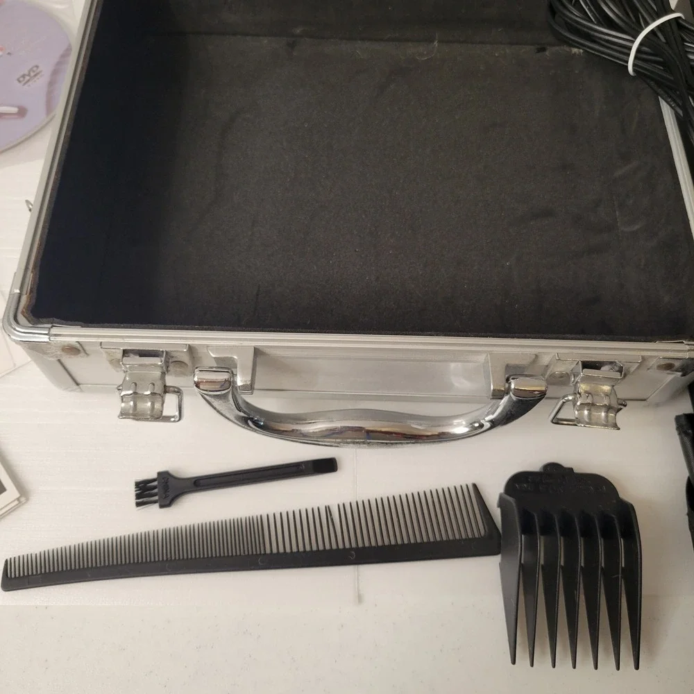Wahl Haircutting Kit Men Silver Aluminum Hardshell Case Adjustable Clipper Set